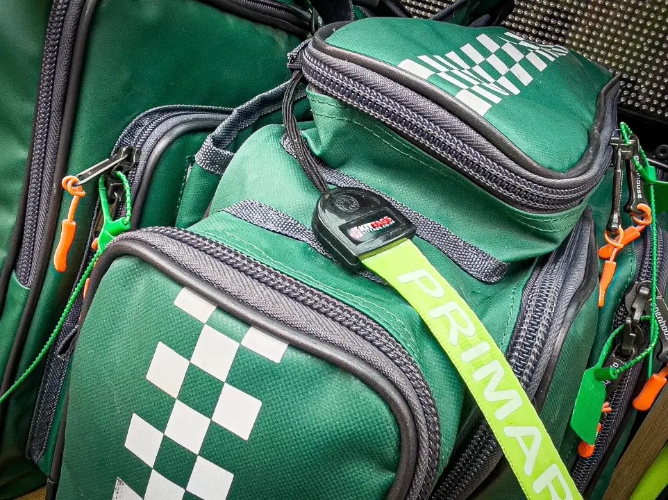 ambulance cateye medical team